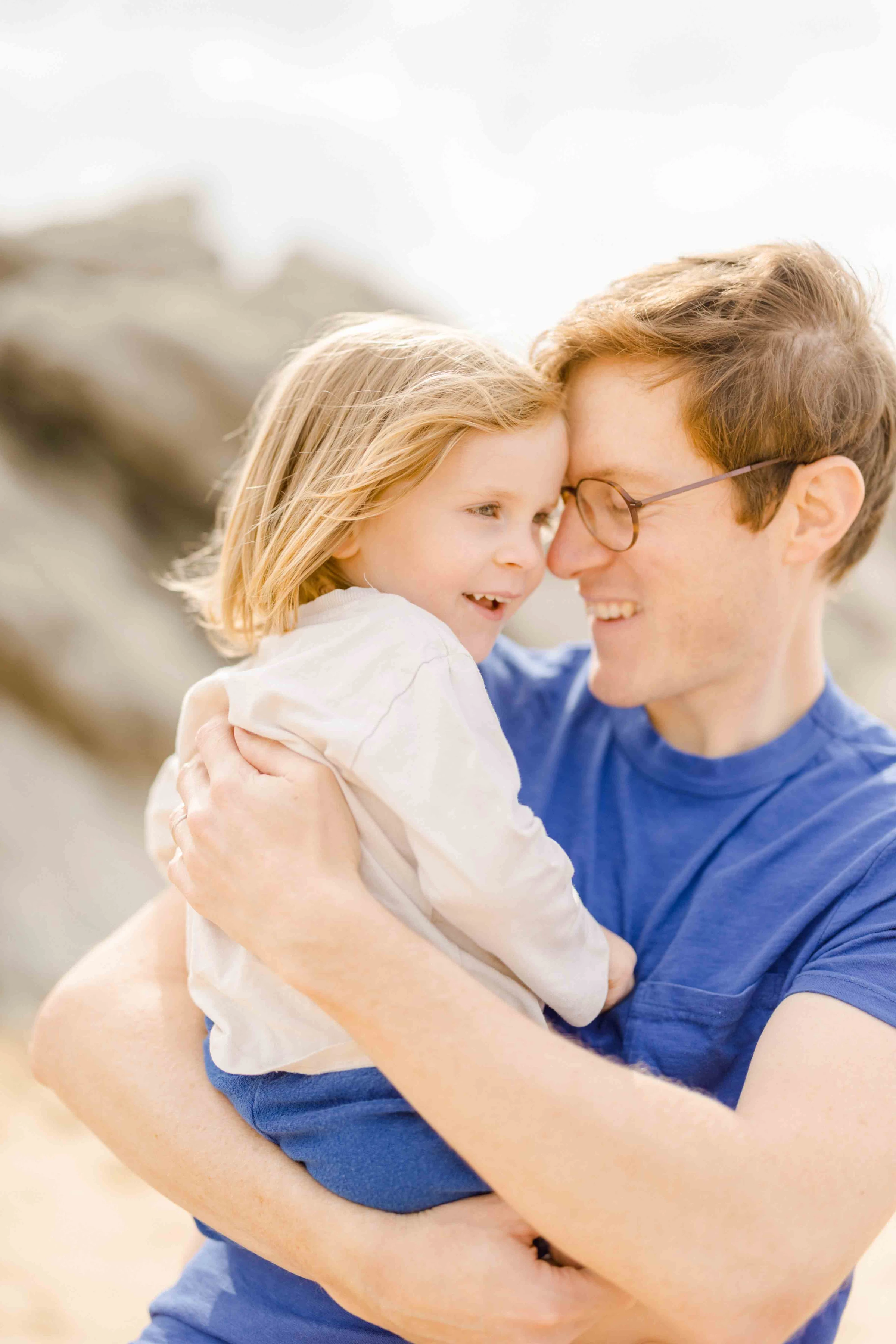 bonheur sourire amour enfant gris